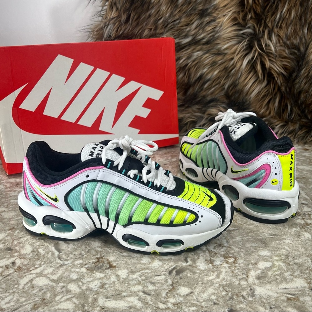 Nike Mens Air Max Tailwind IV Shoes Mens Size 7 White Volt Pink  AQ2567-103 VNDS